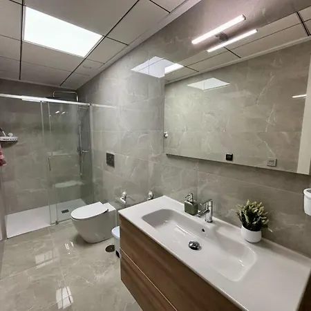 公寓 Near Playa De Cura With A Rooftop Swimming Pool