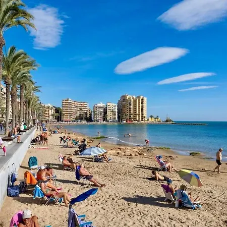 Near Playa De Cura With A Rooftop Swimming Pool 公寓 托雷维耶哈