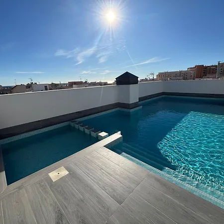 Near Playa De Cura With A Rooftop Swimming Pool 托雷维耶哈